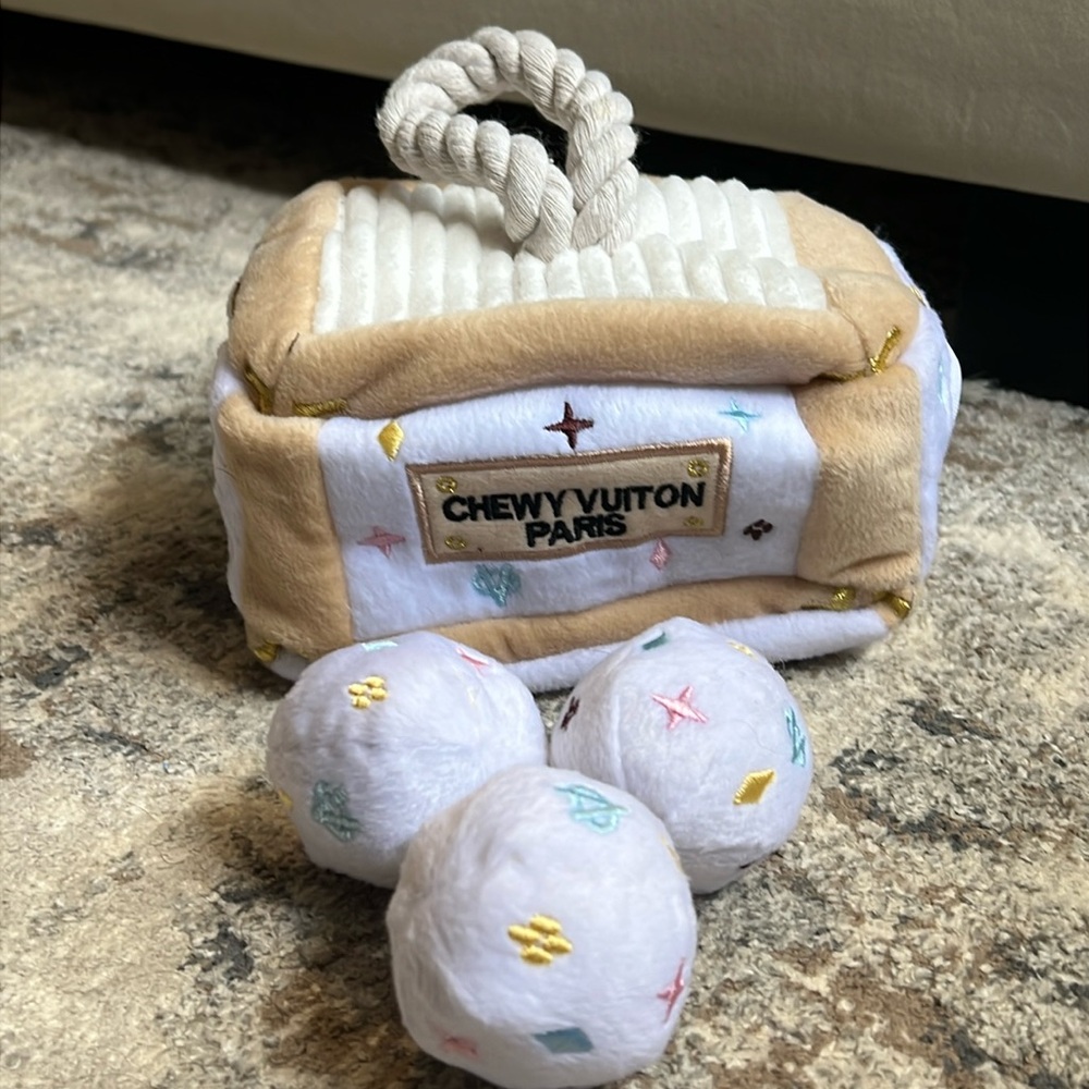 Haute Diggity Dog - Chewy Vuitton White - Interactive Toy